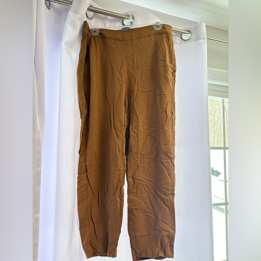 Old Navy Women’s Large Tan Chinos